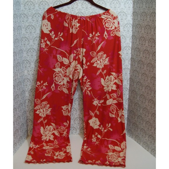 Medium Ambrielle Red Rose Covered Silky Pants Loungewear Lettuce Hem Comfy - Picture 1 of 9